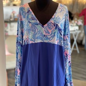 Lilly Pulitzer Finn v neck size XL